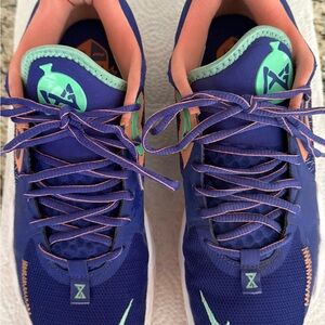 Nike PG5 LA Drip Men’s Sneakers in Lapis, Blue Void & Crimson Bliss. Size 9